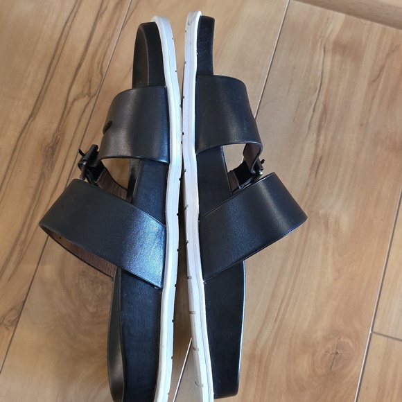 Aqua College Black Waterproof Leather Sandals Size 8 - Picture 5 of 7